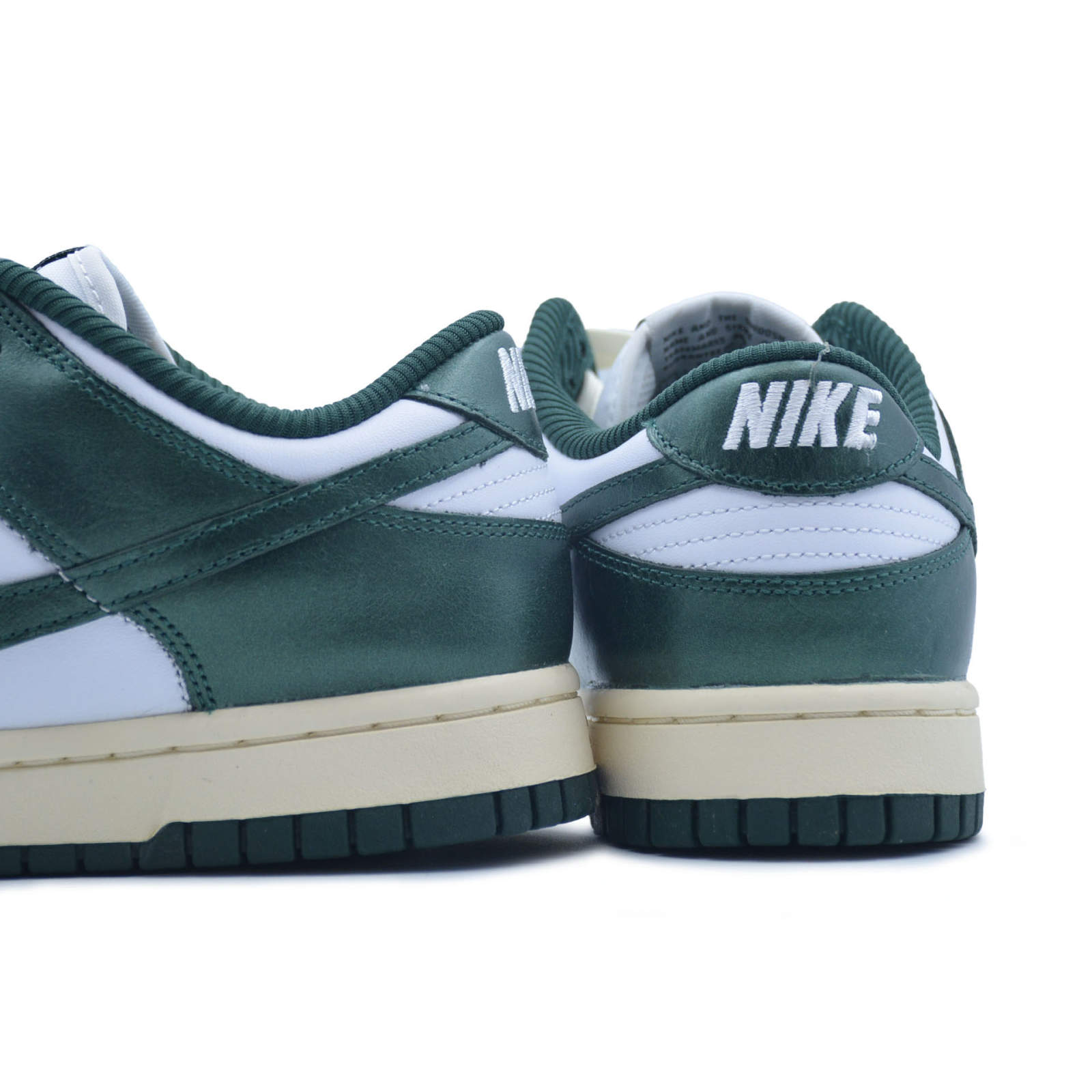 wmns dunk low "vintage green"