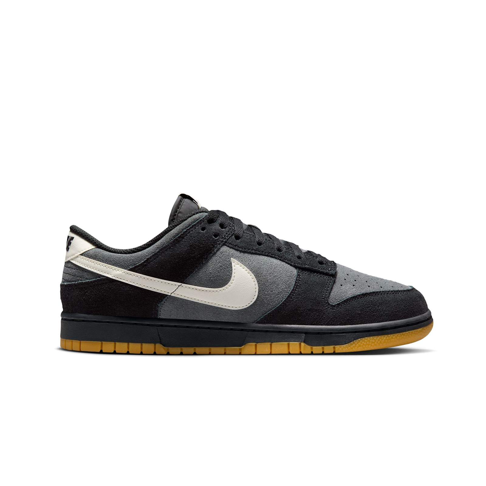 dunk low se "black gum"