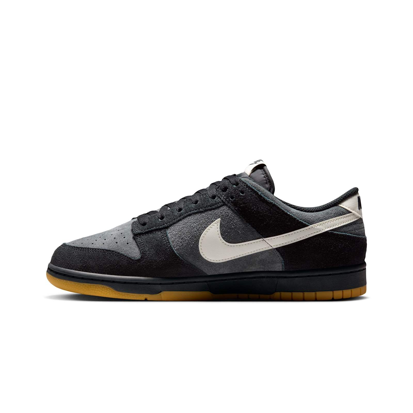dunk low se "black gum"