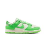 wmns dunk low "green strike"